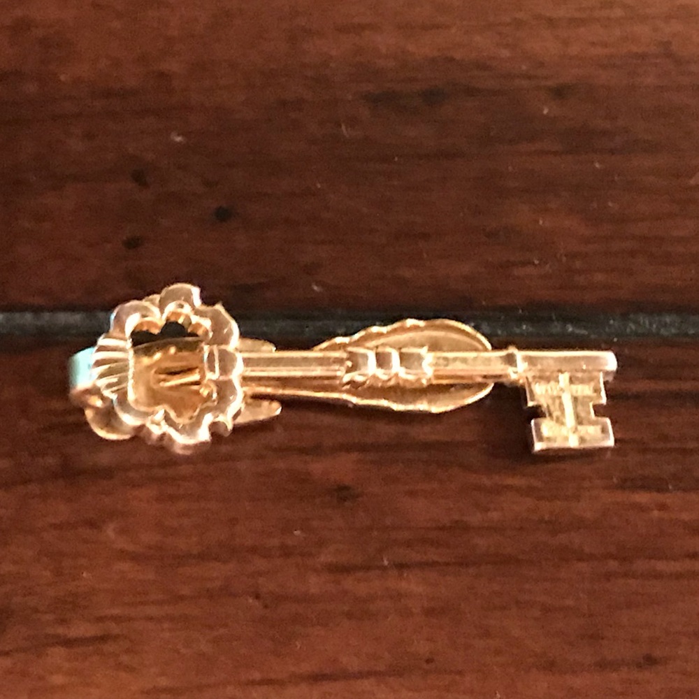 Hickok USA Gold Tone Key Vintage Tie Clip